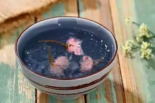 Tổ yến chưng hoa anh đào