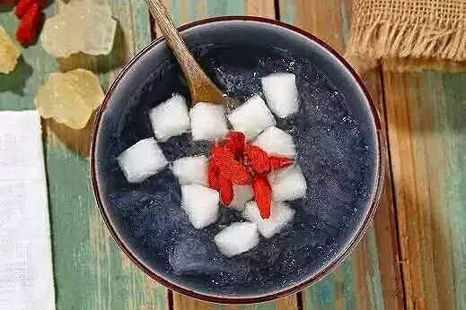 Tổ yến chưng lê, kỷ tử