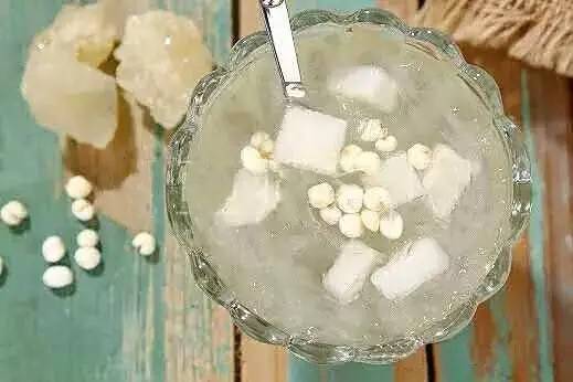 Tổ yến chưng quả lê